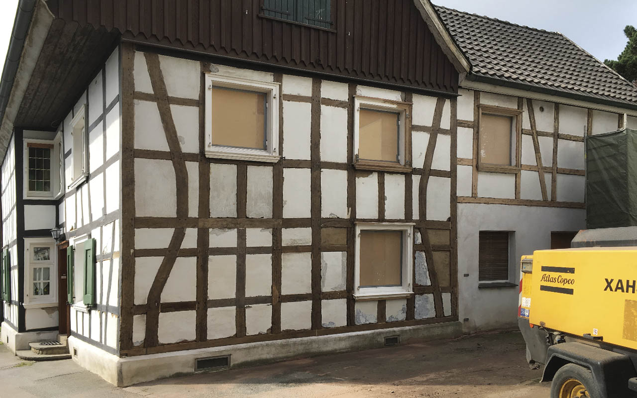 Ferienwohnung in Ennepetal Voerde „1826“ - Außenansicht während der Renovierung