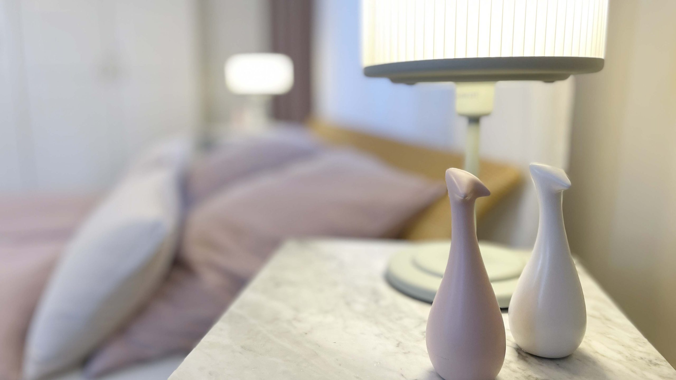 Ferienwohnung in Ennepetal Voerde „1826“ - Schlafzimmer Lampe Figuren