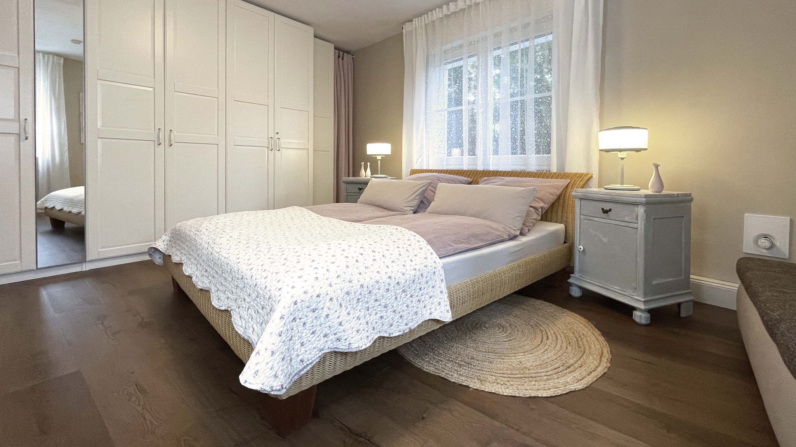 Ferienwohnung in Ennepetal Voerde „1826“ - Schlafzimmer Schrankseite